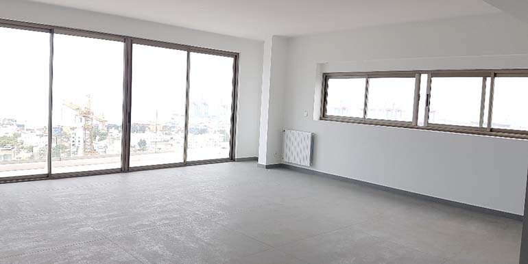 Spacious Luxurious Apartment W/ a Sea View Terrace