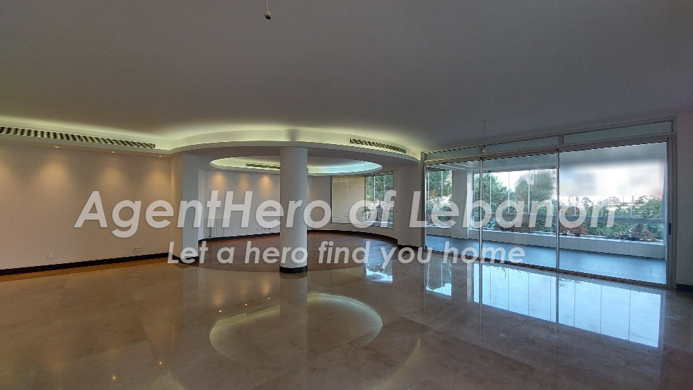 Palace Apt | Perfect Location | Large Terrace